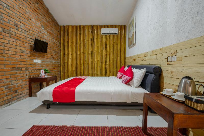 Oyo 2380 Alea Guesthouse Muntilan Buitenkant foto