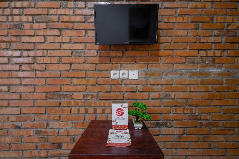 Oyo 2380 Alea Guesthouse Muntilan Buitenkant foto