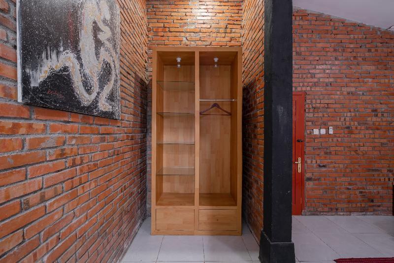 Oyo 2380 Alea Guesthouse Muntilan Buitenkant foto